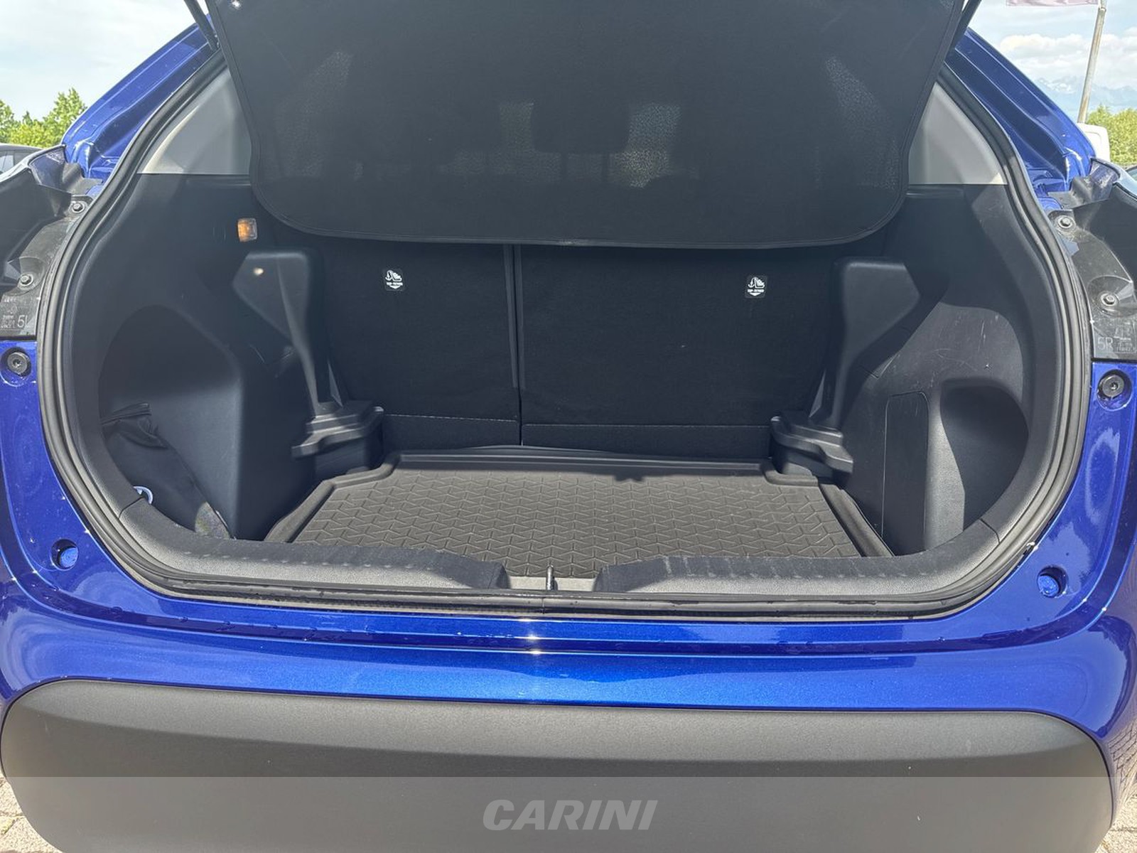 CARINI Toyota yaris cross