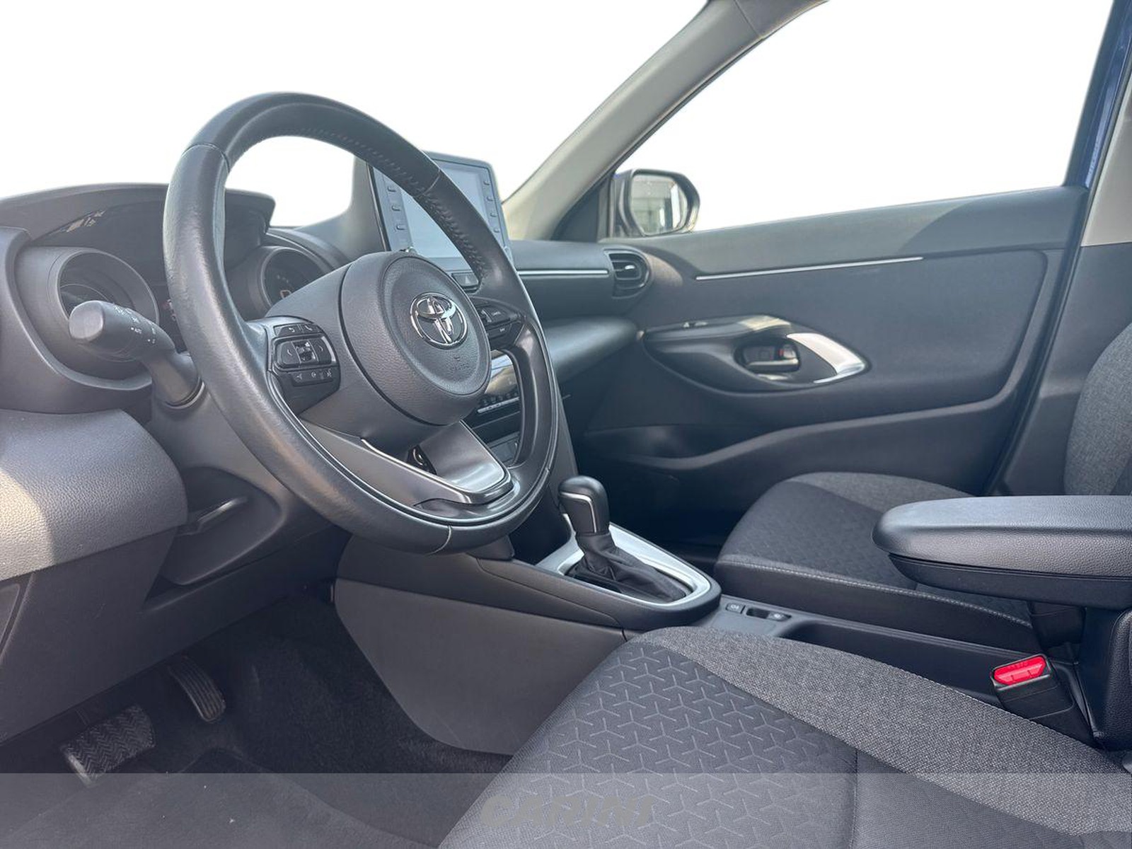 CARINI Toyota yaris cross