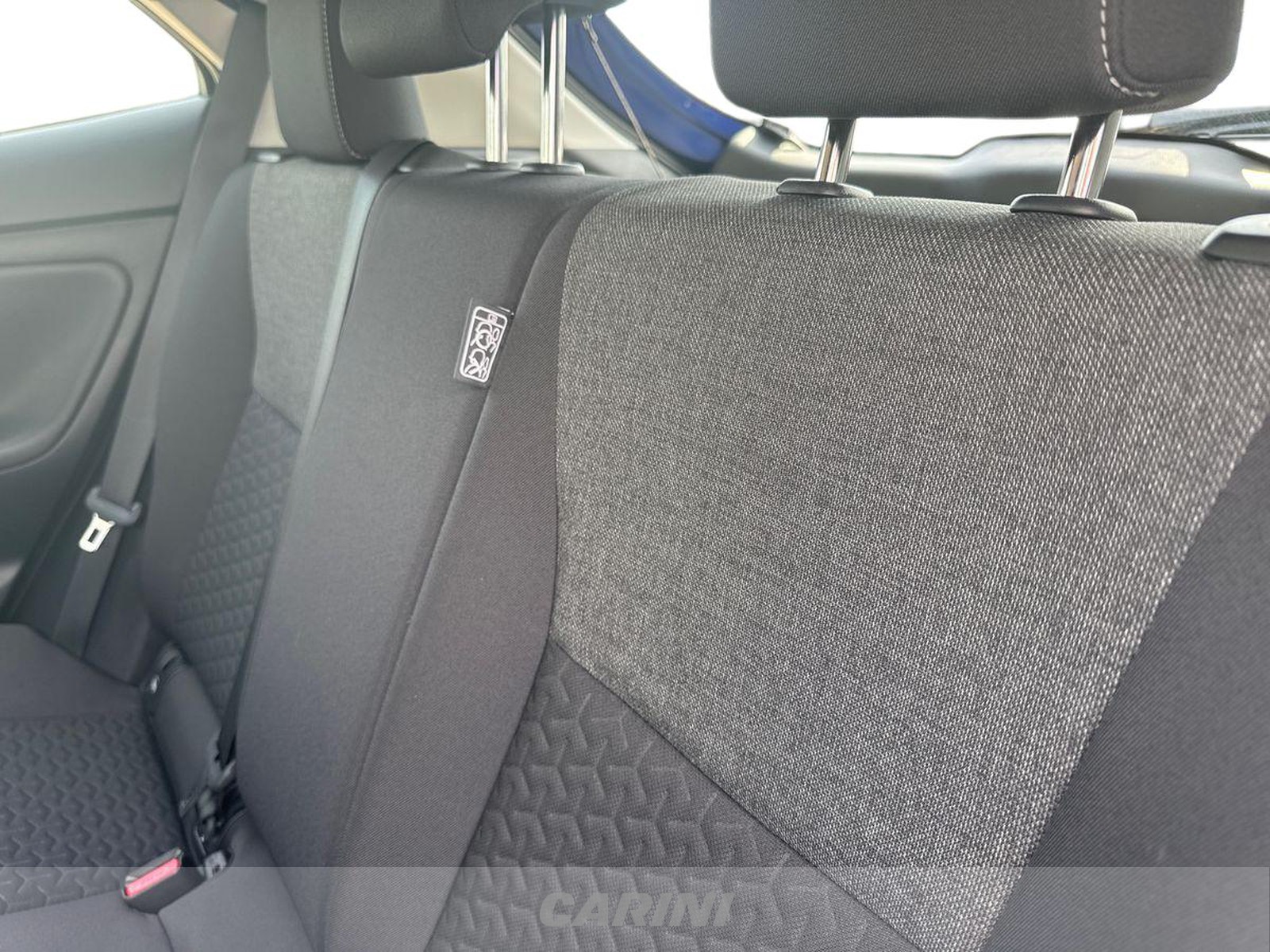 CARINI Toyota yaris cross