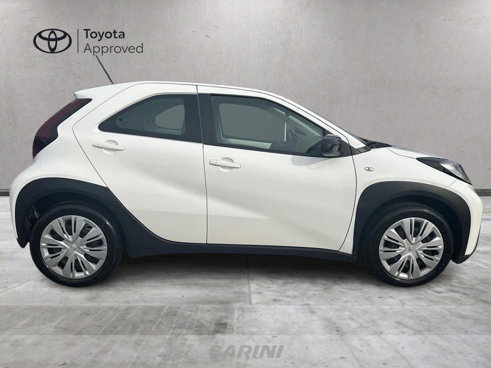 CARINI Toyota yaris cross