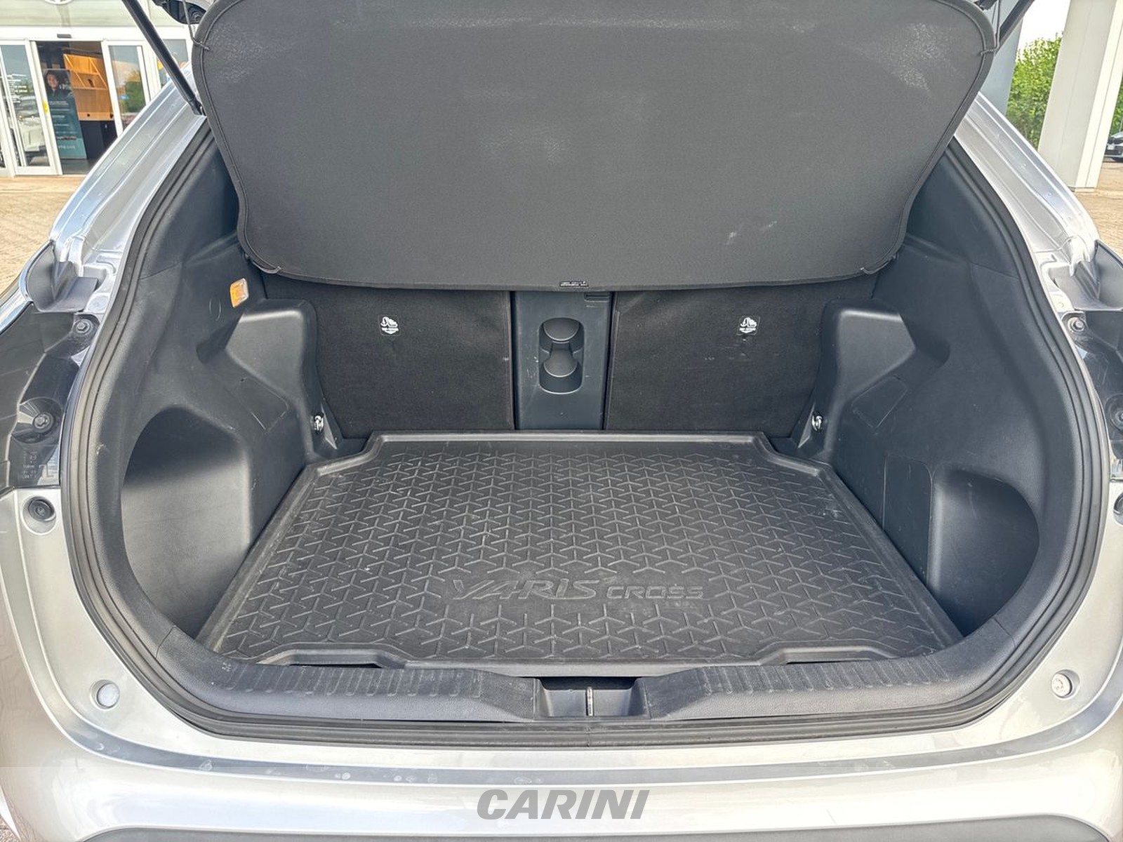 CARINI Toyota yaris cross