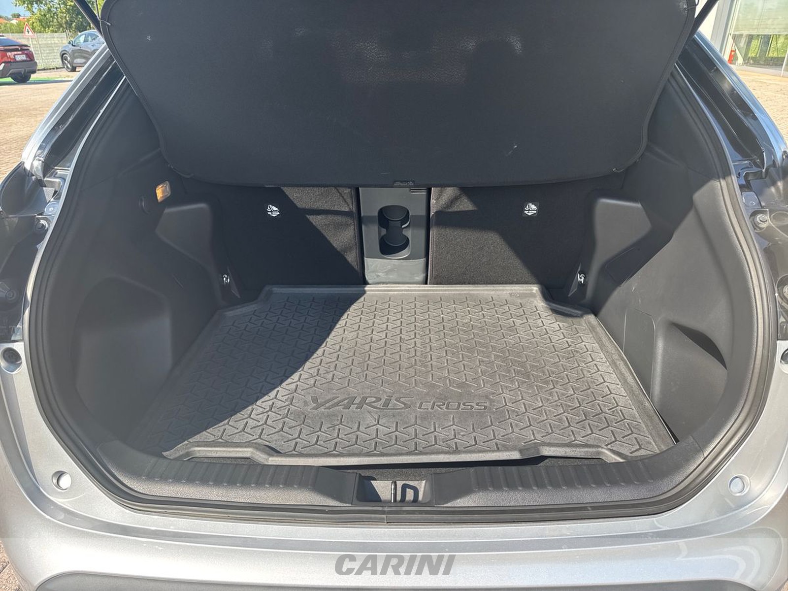 CARINI Toyota yaris cross