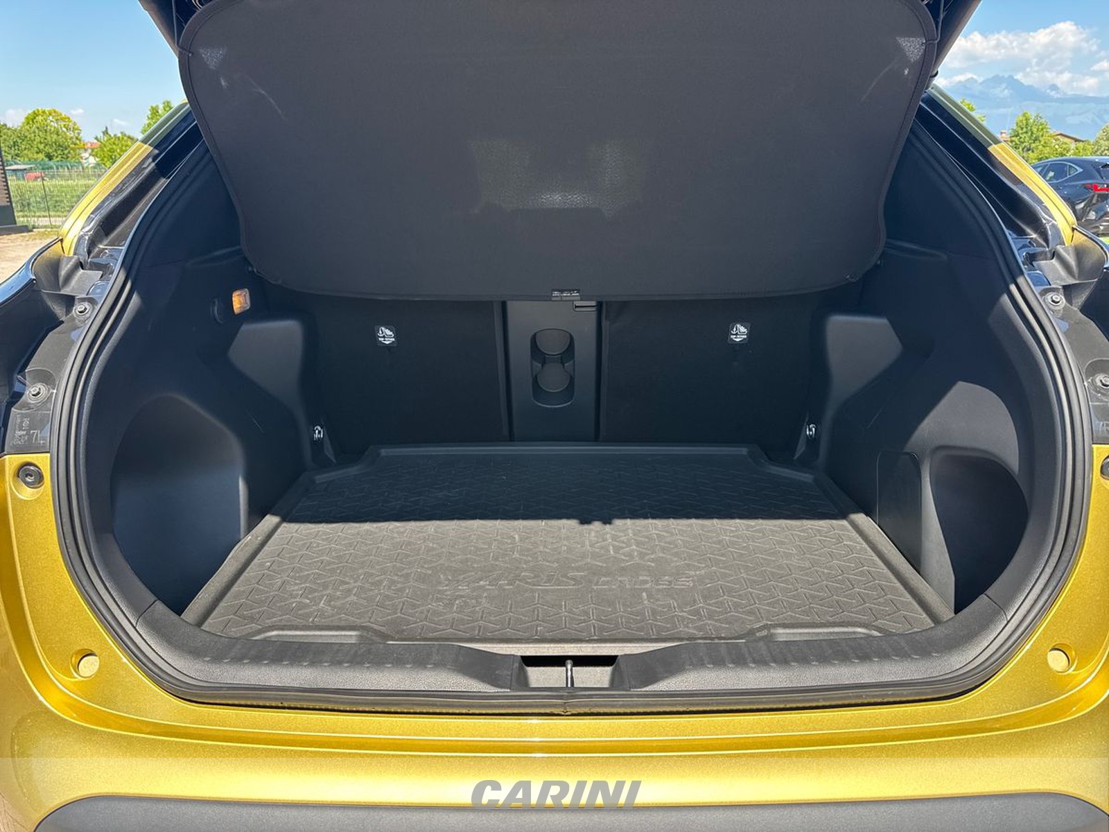 CARINI Toyota yaris cross