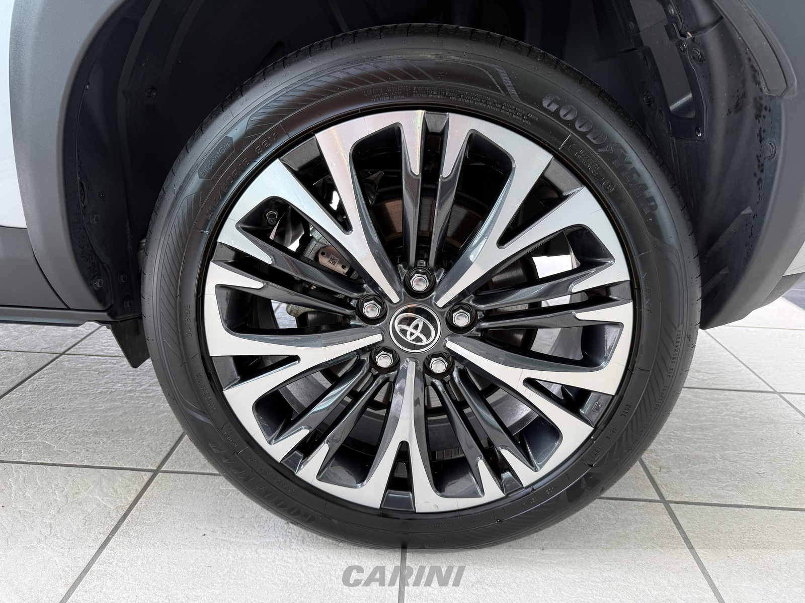 CARINI Toyota yaris cross