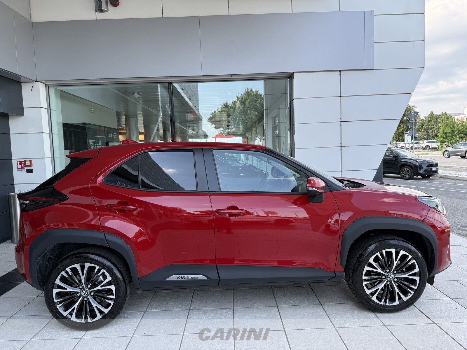 CARINI Toyota yaris cross