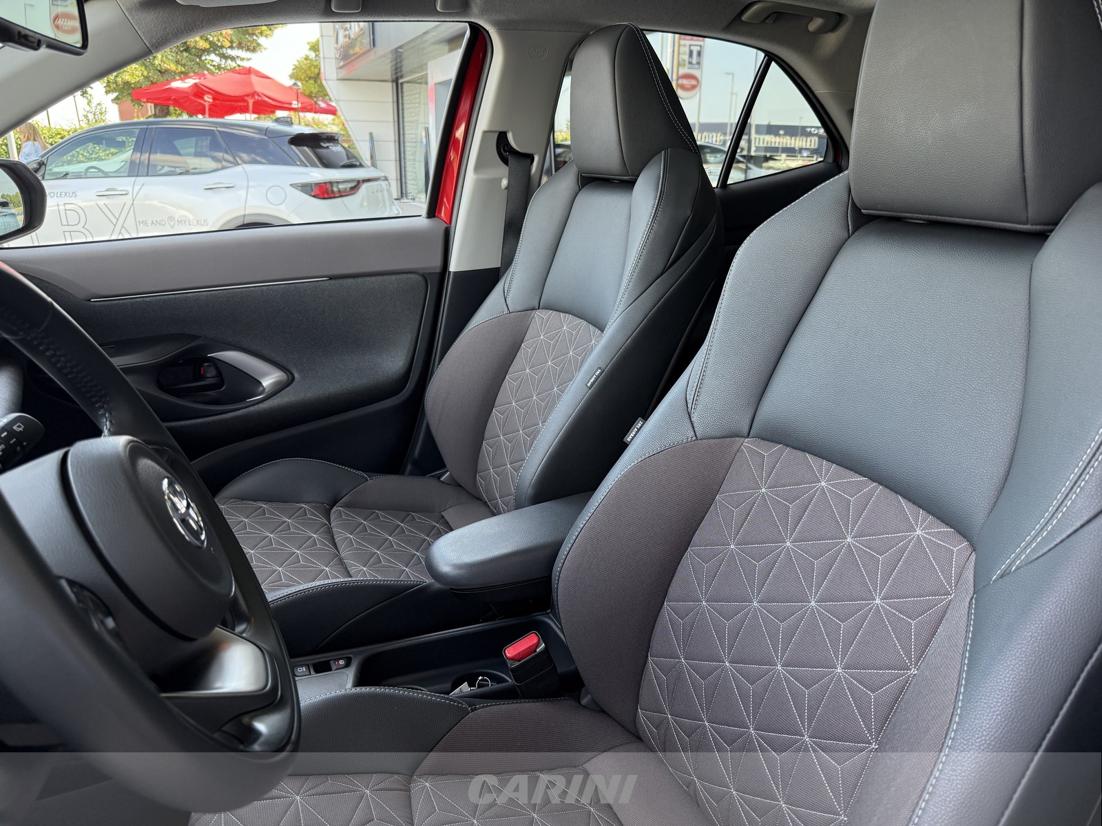 CARINI Toyota yaris cross
