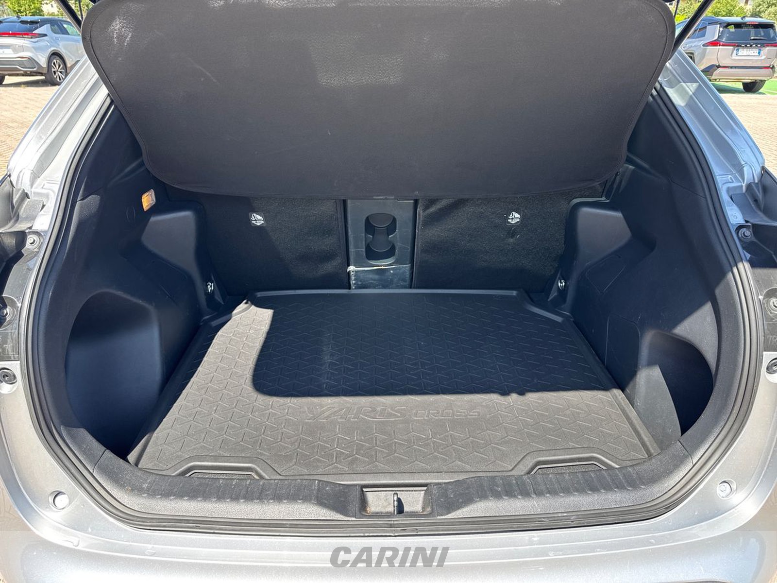 CARINI Toyota yaris cross