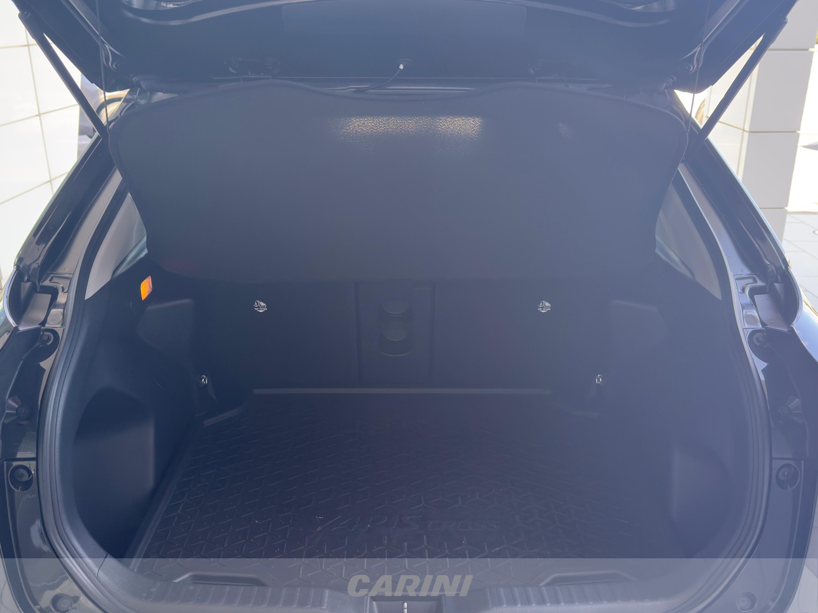 CARINI Toyota yaris cross