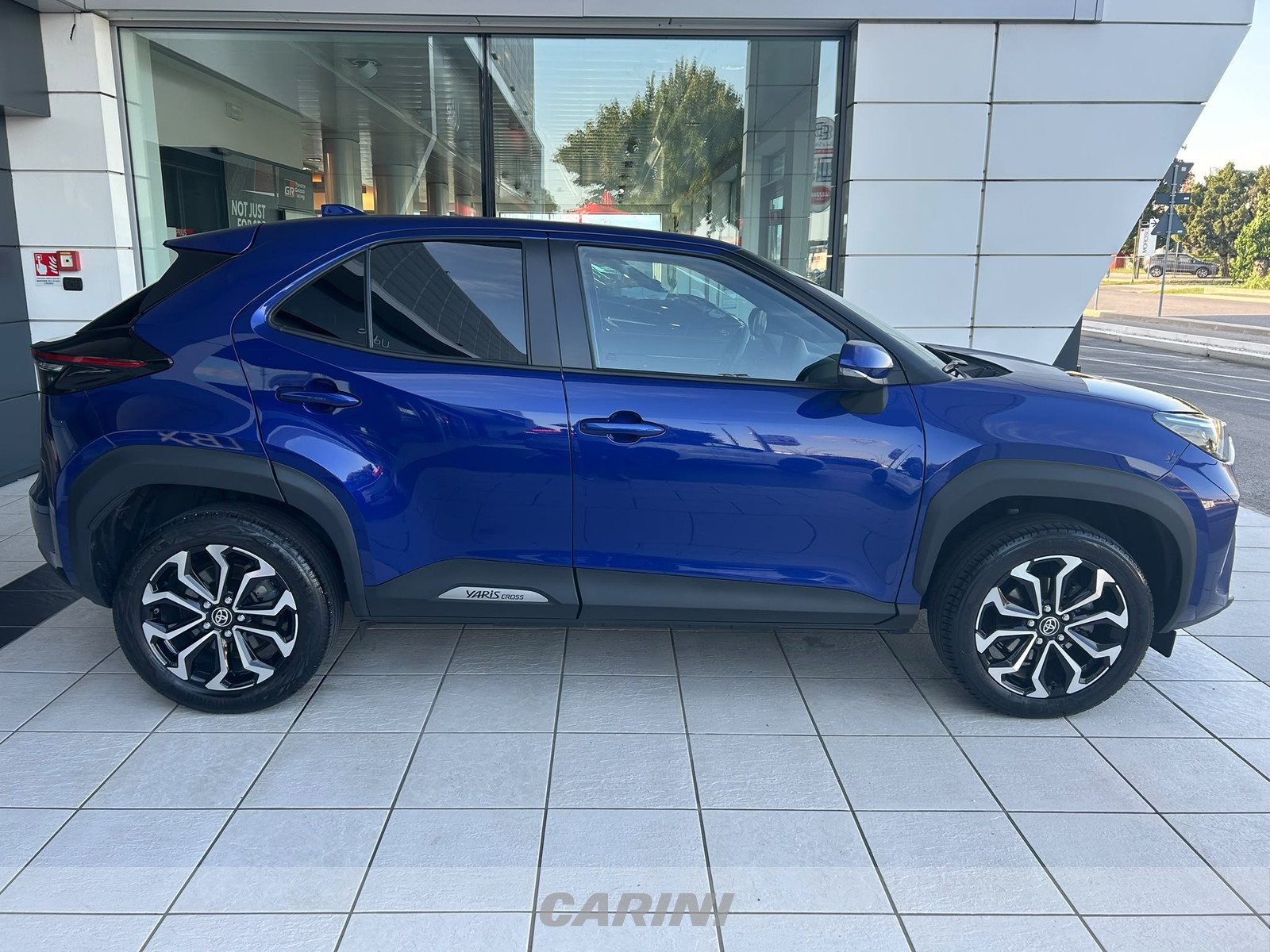 CARINI Toyota yaris cross