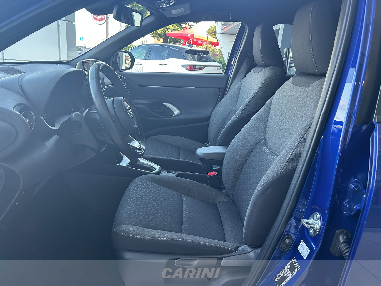 CARINI Toyota yaris cross