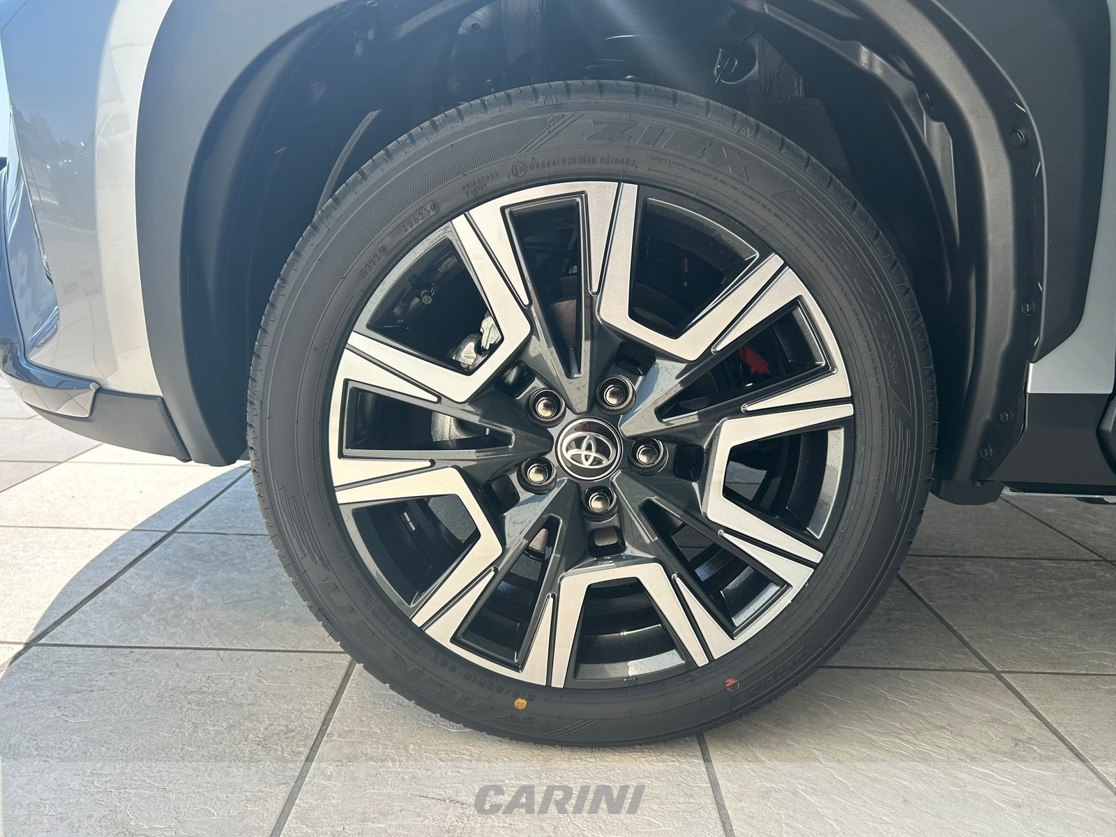 CARINI Toyota yaris cross
