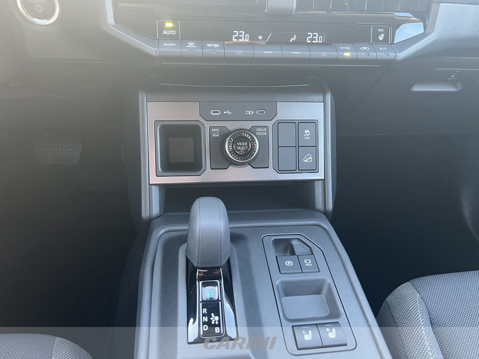 CARINI Toyota HiLux