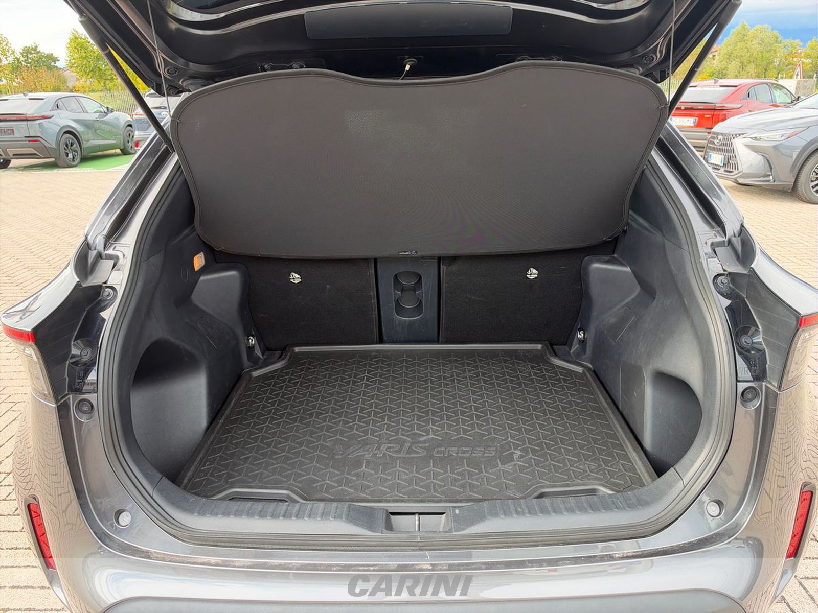 CARINI Toyota yaris cross