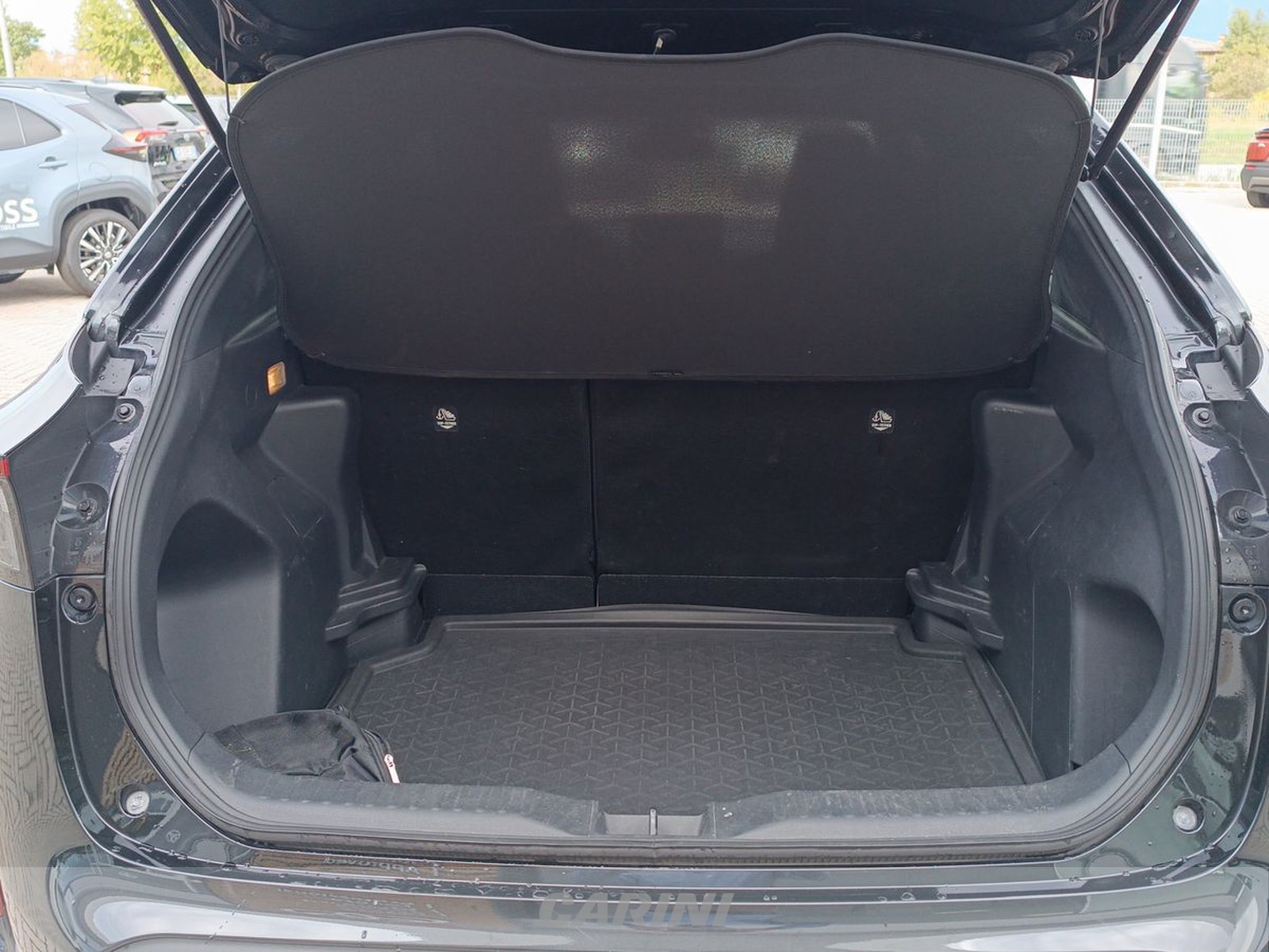 CARINI Toyota yaris cross
