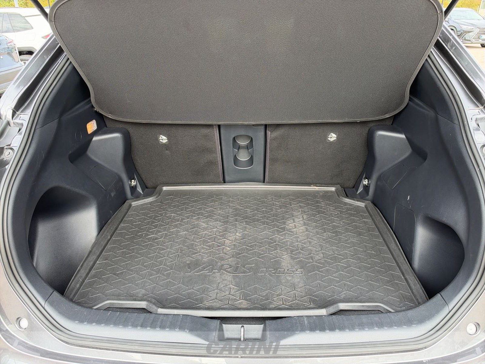 CARINI Toyota yaris cross